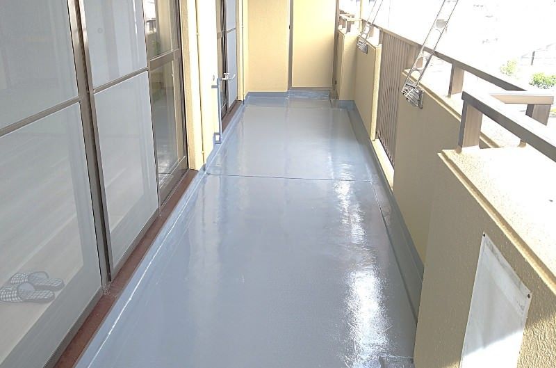 Renovated 3LDK Corner Apartment in Naha's Uehara District - Thumbnail 3