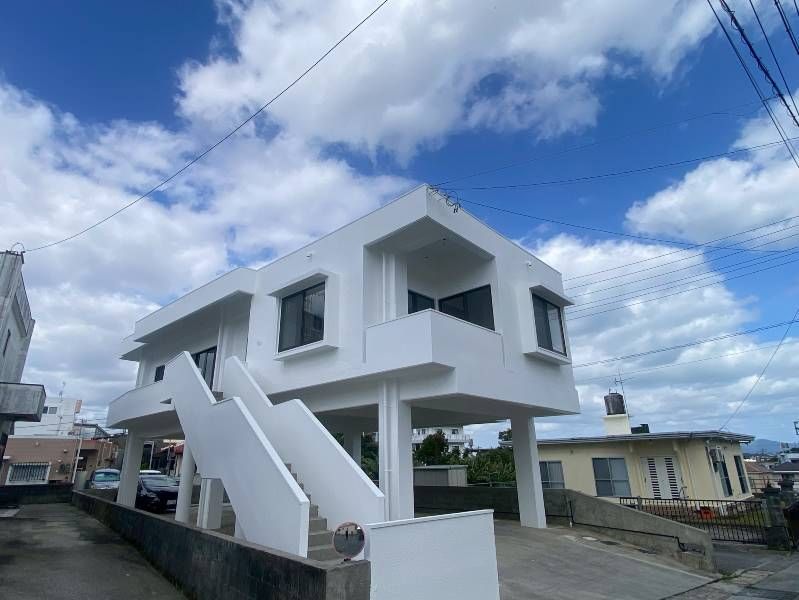 5LDK House with 8-Car Parking in Uruma, Okinawa - Thumbnail 2