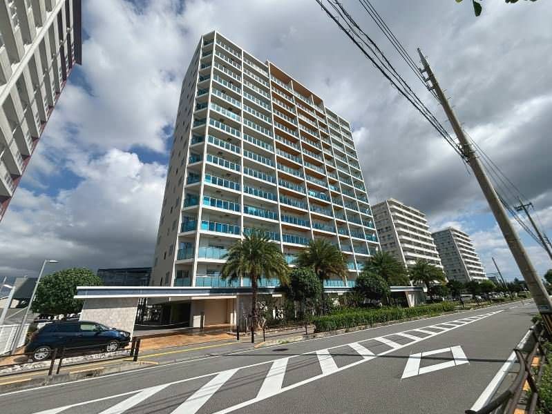 Premist Toyosaki Sea and Parks 2LDK Ocean View Apartment for Sale - Thumbnail 3