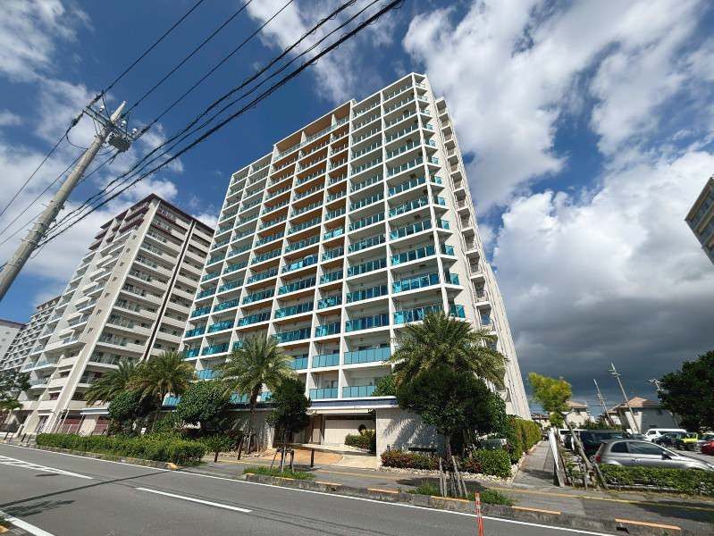 Premist Toyosaki Sea and Parks 2LDK Ocean View Apartment for Sale - Thumbnail 2