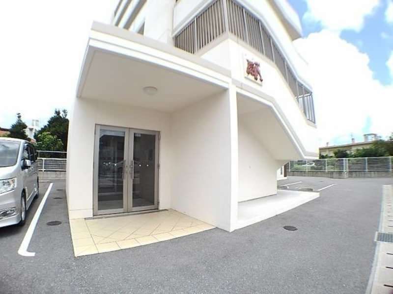 1DK Apartment for Rent in Uruma City, Okinawa with Auto-Lock - Thumbnail 3