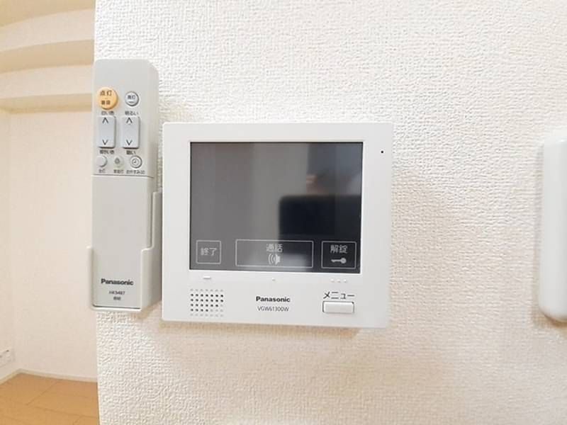 1LDK Apartment for Rent in Tomari, Naha, Okinawa - Thumbnail 2