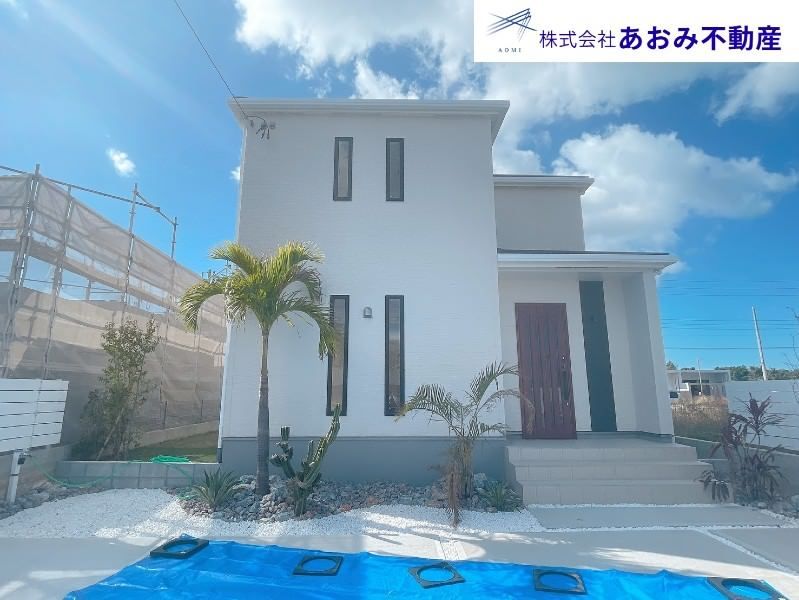 New 4LDK House with Garden in Yomitan Village, Okinawa - Image 1