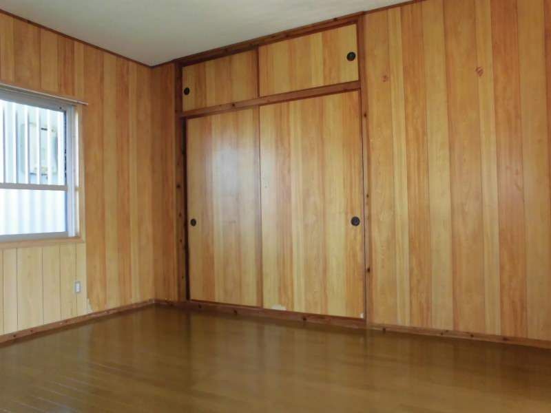 2DK Apartment for Rent in Chatan, Okinawa - 50,000 Yen - Thumbnail 3