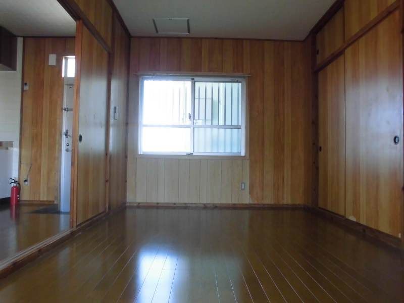 2DK Apartment for Rent in Chatan, Okinawa - 50,000 Yen - Thumbnail 4