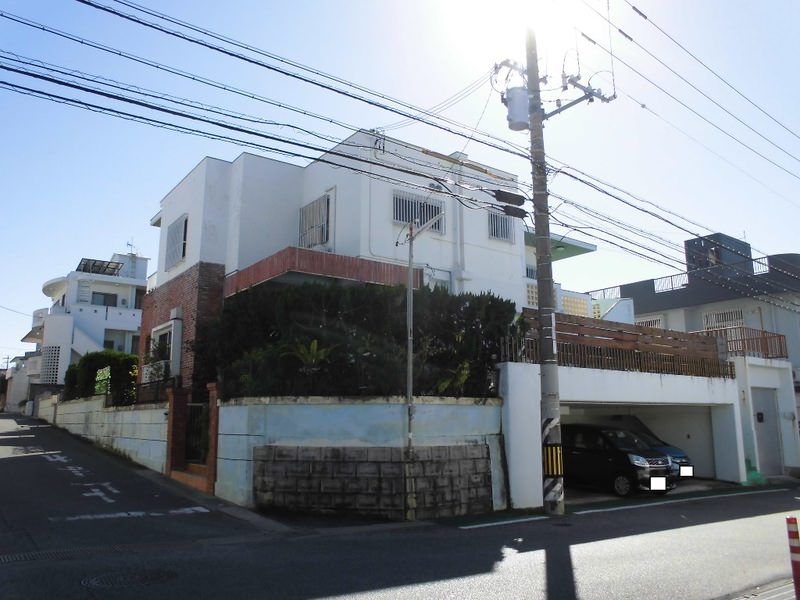 2DK Apartment for Rent in Chatan, Okinawa - 50,000 Yen - Thumbnail 2
