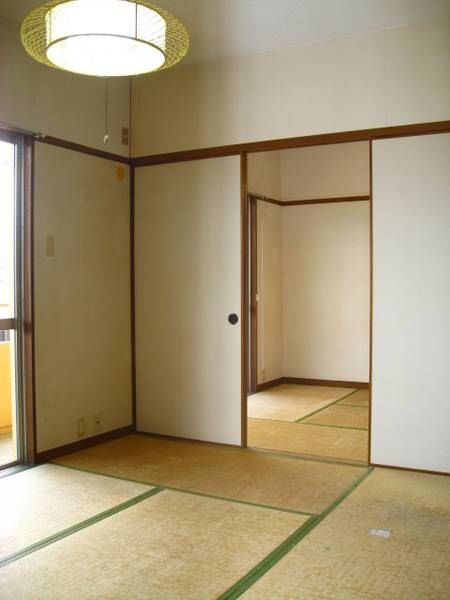 Pet-Friendly 3DK Apartment for Rent in Ginowan, Okinawa - Thumbnail 4