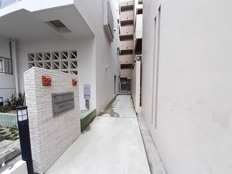 Modern 1K Apartment for Rent in Naha City, Okinawa - Thumbnail 2