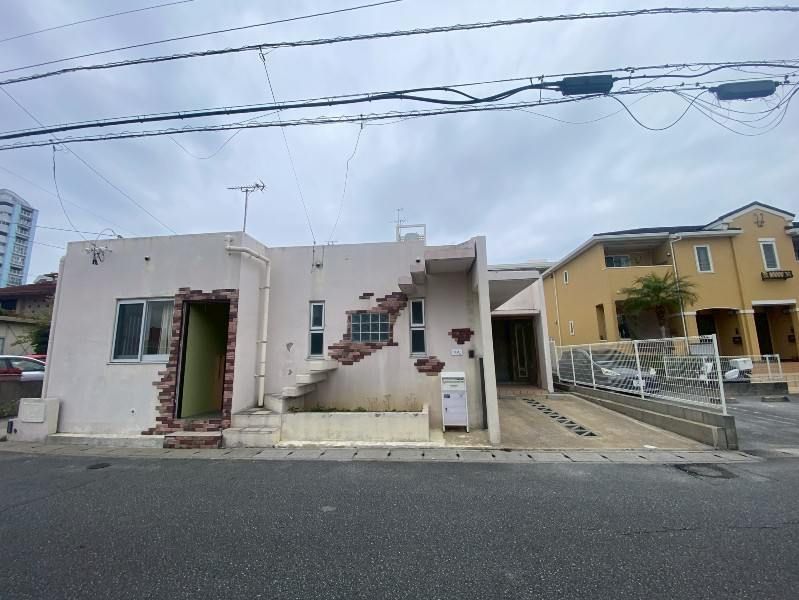 Furnished Pet-Friendly House near Araha Beach, Chatan, Okinawa - Thumbnail 2