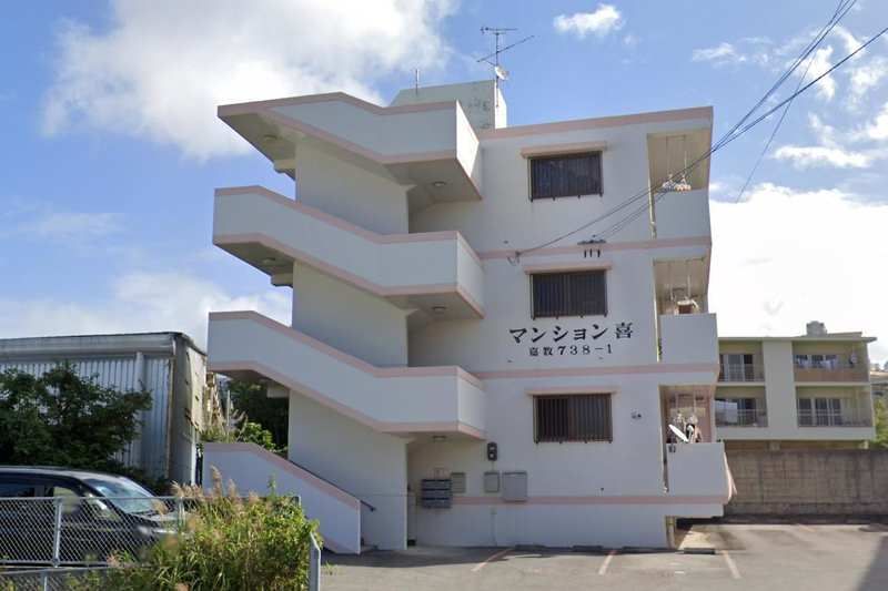 2DK Apartment for Rent in Tomigusuku, Okinawa | Separate Bath/Toilet - Main Image