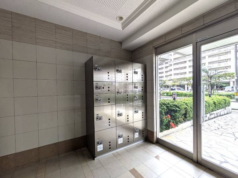 Refurbished 3LDK Apartment in Naha with Balcony & Walk-in Closet - Thumbnail 2