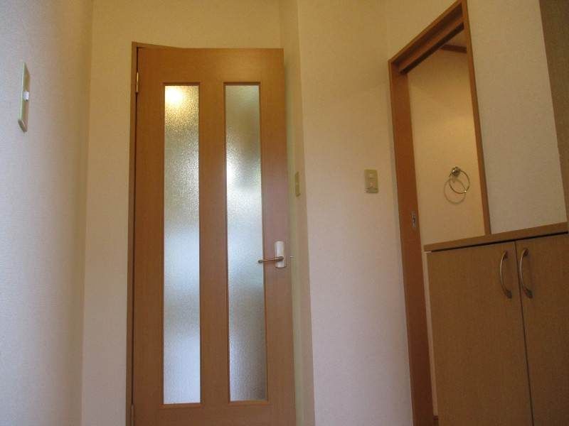 Grace 1LDK Apartment for Rent in Tomigusuku, Okinawa - Thumbnail 3