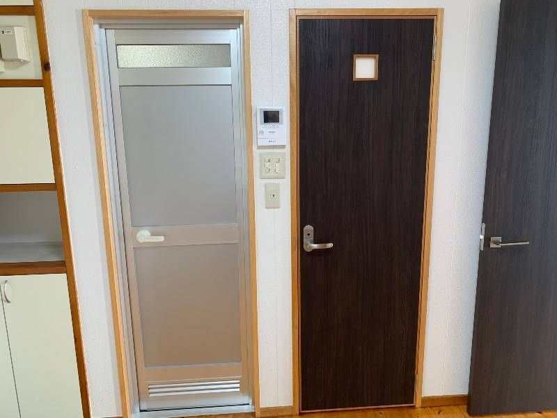 Renovated 2DK Apartment for Rent in Naha's Shikina District - Thumbnail 2
