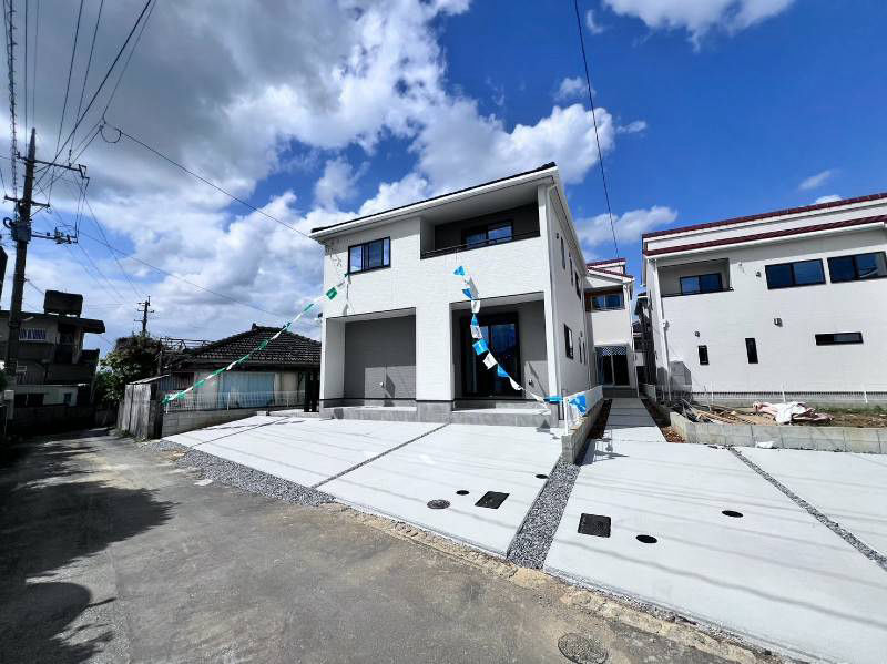 Spacious 4LDK House in Okinawa City with Modern Amenities - Thumbnail 4