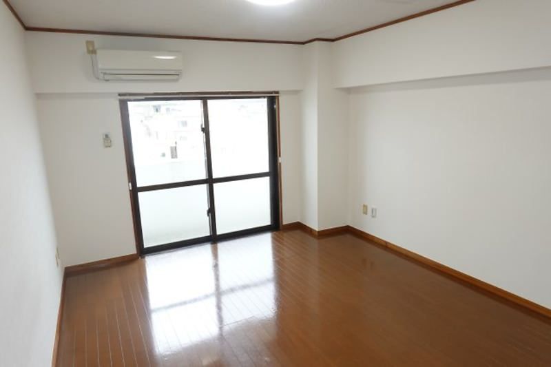 1R Apartment for Rent in Ginowan, Okinawa Near Ryudai University - Thumbnail 4
