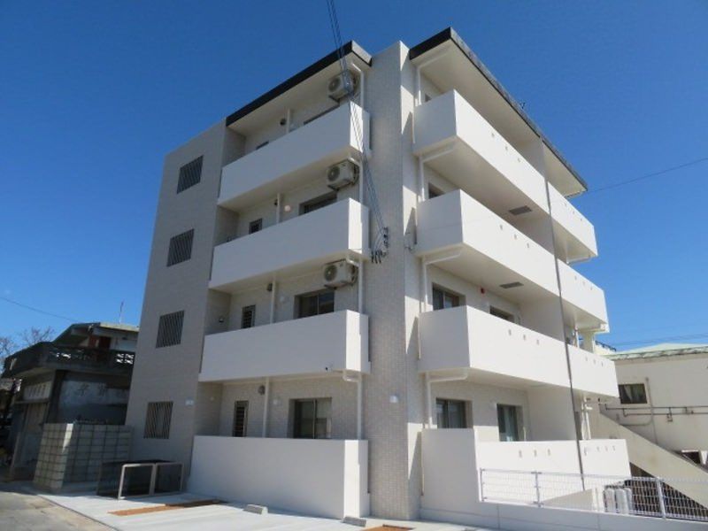1LDK Designer Apartment in Uruma City, Okinawa - Image 1