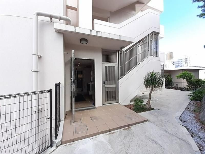 Andover Terrace Shikina 203: 1LDK Apartment for Rent in Naha - Thumbnail 2