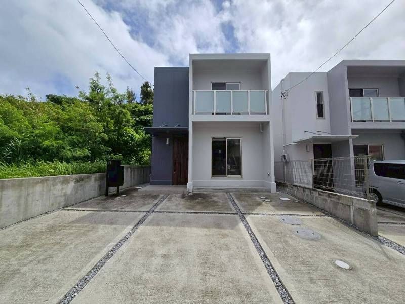 New 4LDK RC House in Nakagusuku Village, Okinawa - Image 1