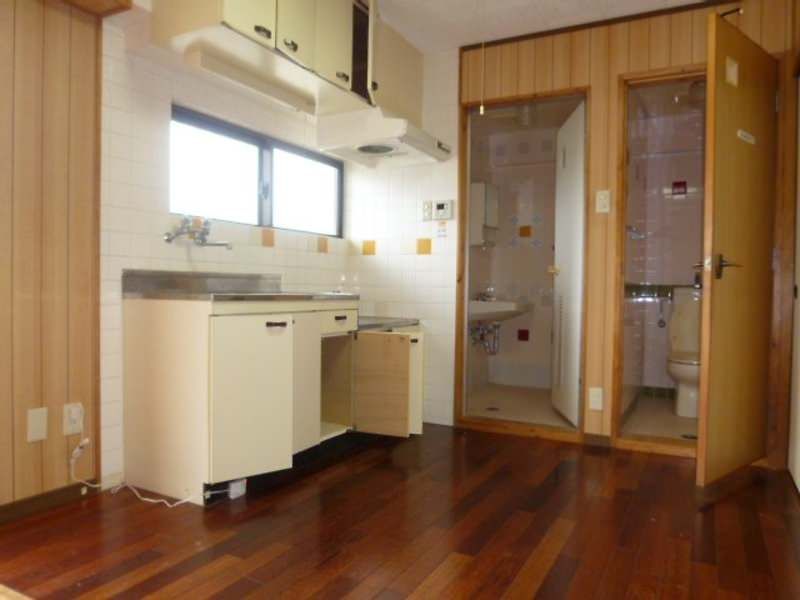 Maison Iso Second 1DK Apartment for Rent in Urasoe, Okinawa - Thumbnail 2