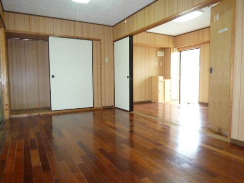 Maison Iso Second 1DK Apartment for Rent in Urasoe, Okinawa - Thumbnail 3