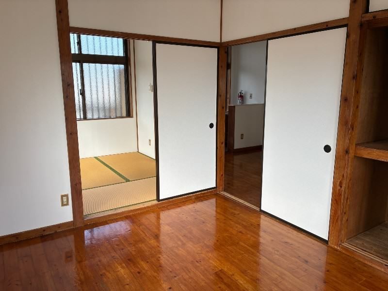 2DK Apartment for Rent in Ginowan City, Okinawa - Thumbnail 2