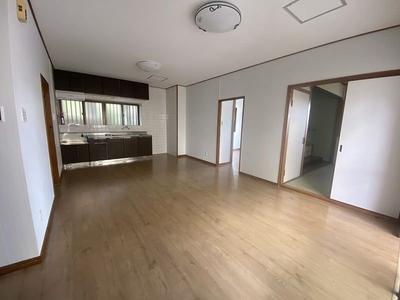 Renovated 5LDK House in Yonabaru, Okinawa — Image 2, Yonabaru, Okinawa