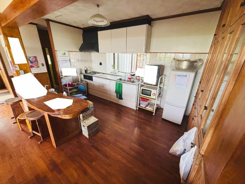 Spacious 3LDK House with Sea Views in Nago, Okinawa - Thumbnail 2