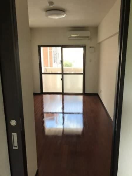 Act Misato 1K Apartment for Rent in Okinawa City - Thumbnail 4