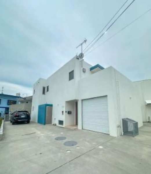Modern 3LDK Reinforced Concrete House for Sale in Yomitan, Okinawa - Thumbnail 2