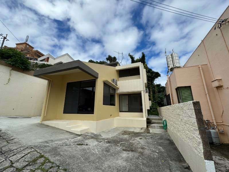 Renovated 4LDK house in Naha's Matsukawa district - Thumbnail 3