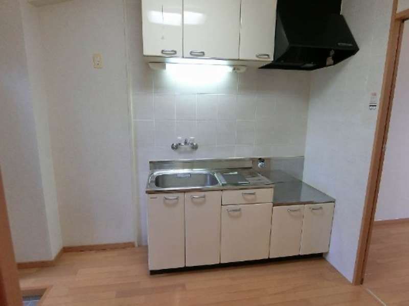 1K Apartment for Rent in Naha, Okinawa - Winds Hill Gushi - Thumbnail 3