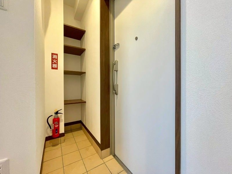 Modern 1LDK Apartment for Rent in Urasoe, Okinawa - Pet Friendly - Thumbnail 3