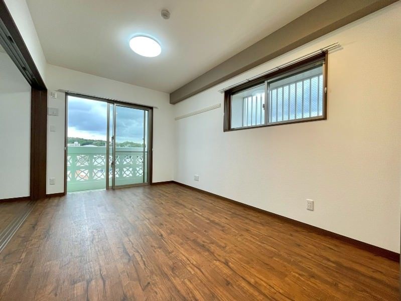 Modern 1LDK Apartment for Rent in Urasoe, Okinawa - Pet Friendly - Thumbnail 4