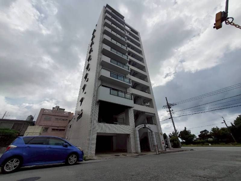 Pegasus Mansion Akebono: Ocean-View 2LDK Apartment in Naha - Thumbnail 2