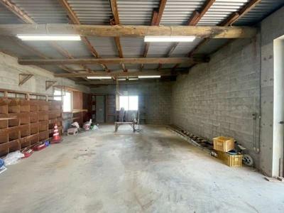 Nakijin Village Residential and Warehouse Property - 2LDK House — Image 1, Nakijin, Okinawa