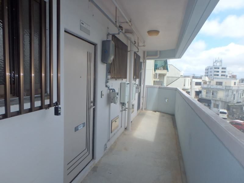 1R Apartment for Rent in Kunbaru, Naha City, Okinawa - Thumbnail 3
