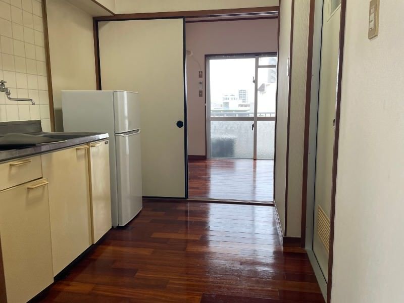 1K Apartment for Rent in Nakagusuku Village, Okinawa - Thumbnail 2