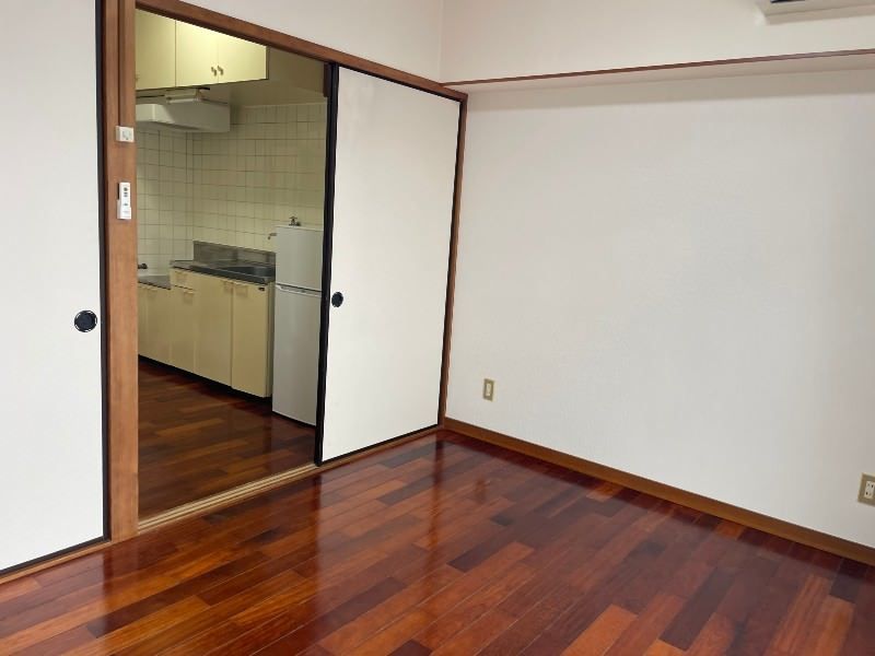 1K Apartment for Rent in Nakagusuku Village, Okinawa - Thumbnail 3