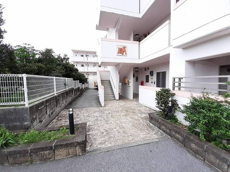 1LDK Apartment for Rent in Nishihara-cho, Okinawa - Thumbnail 3