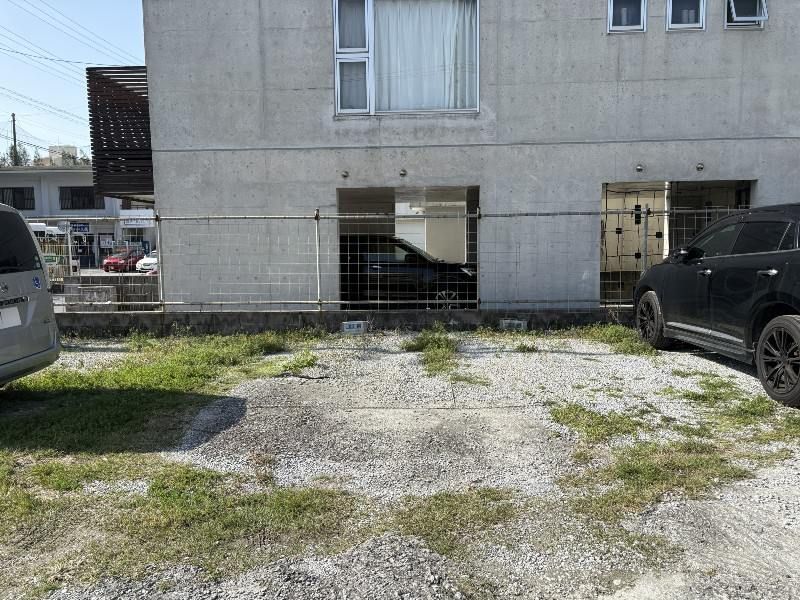 Rental Parking Lot in Mashiki, Ginowan City, Okinawa - Thumbnail 3