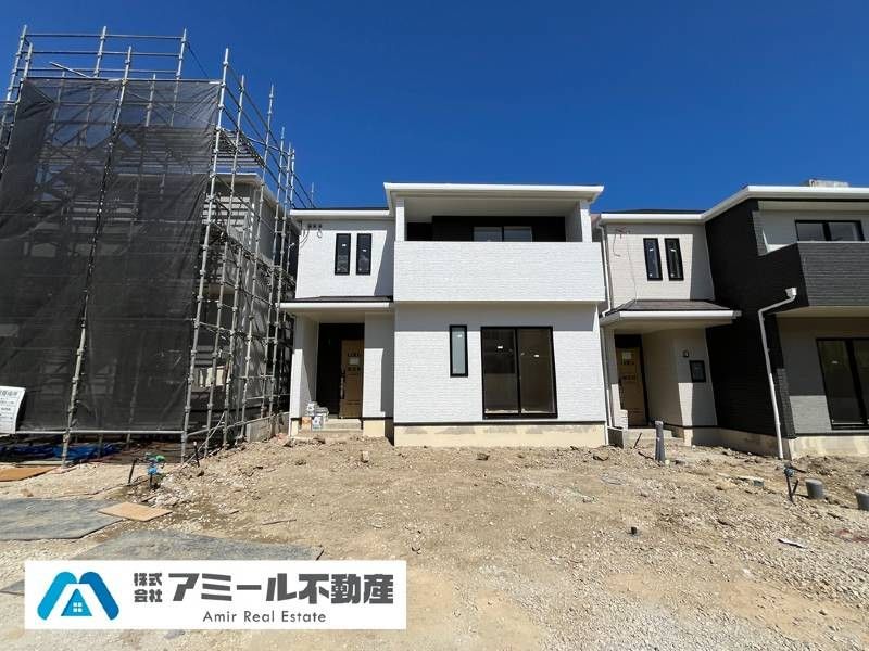 New 3LDK Wooden House in Yonabaru, Okinawa with Garden - Thumbnail 3