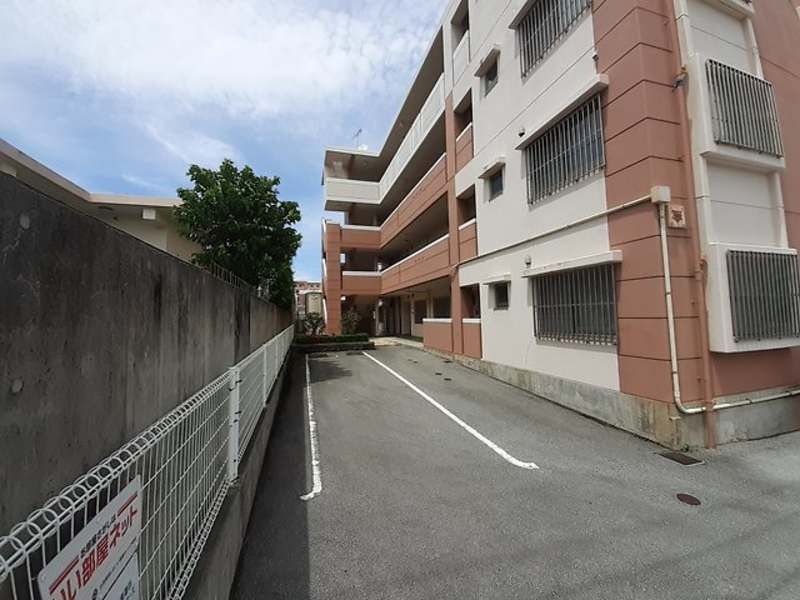 2DK Apartment for Rent in Nago City, Okinawa - Thumbnail 2
