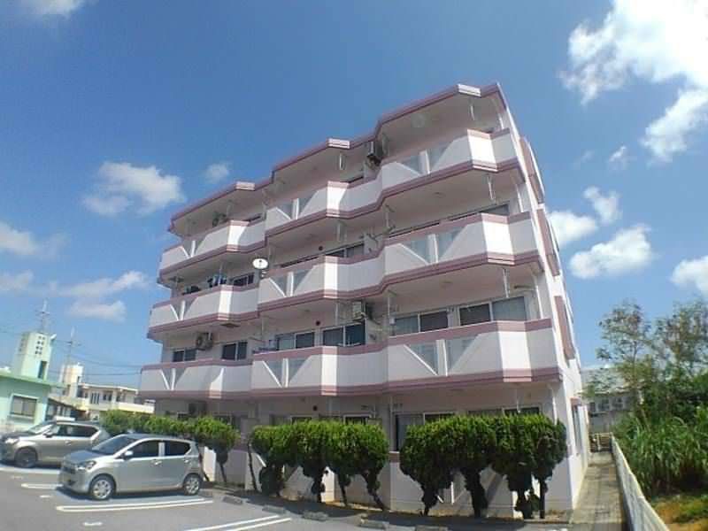 3DK Apartment for Rent in Noborikawa, Okinawa City - Thumbnail 2