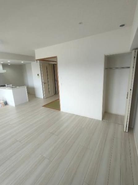 Prestige Toyosaki 3LDK Apartment for Rent in Tomigusuku, Okinawa - Thumbnail 4