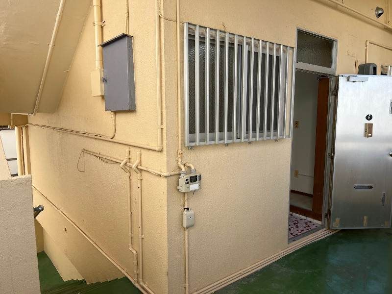 High-Ra Apartment: Refurbished 1R Rental in Itoman, Okinawa - Thumbnail 3