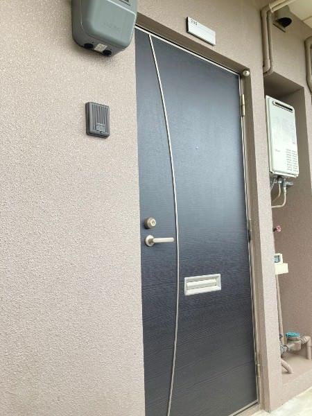 1K Apartment for Rent in Okinawa City with Auto-Lock & Free Internet - Thumbnail 2