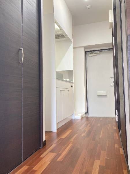 1K Apartment for Rent in Okinawa City with Auto-Lock & Free Internet - Thumbnail 4