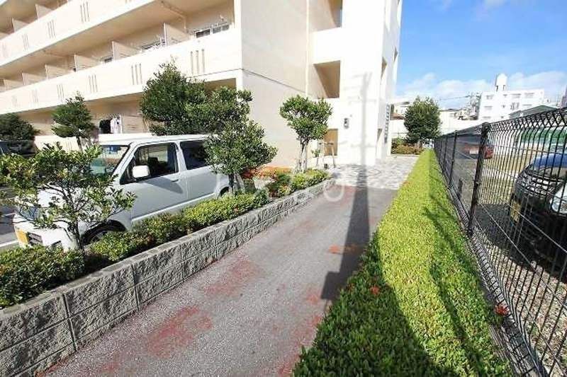 1K Apartment for Rent in Urasoe City, Okinawa - Thumbnail 3