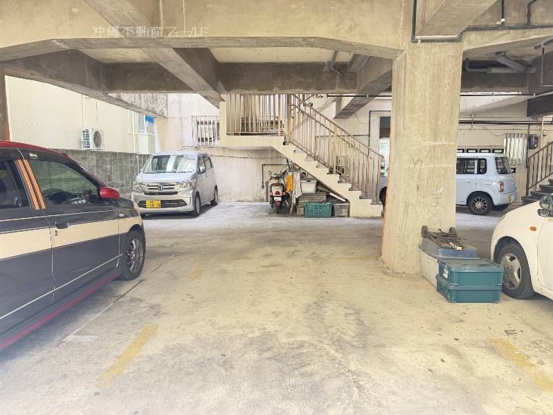 Light Vehicle Parking Space for Rent in Naha City, Okinawa - Thumbnail 3