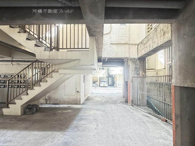 Light Vehicle Parking Space for Rent in Naha City, Okinawa - Thumbnail 2